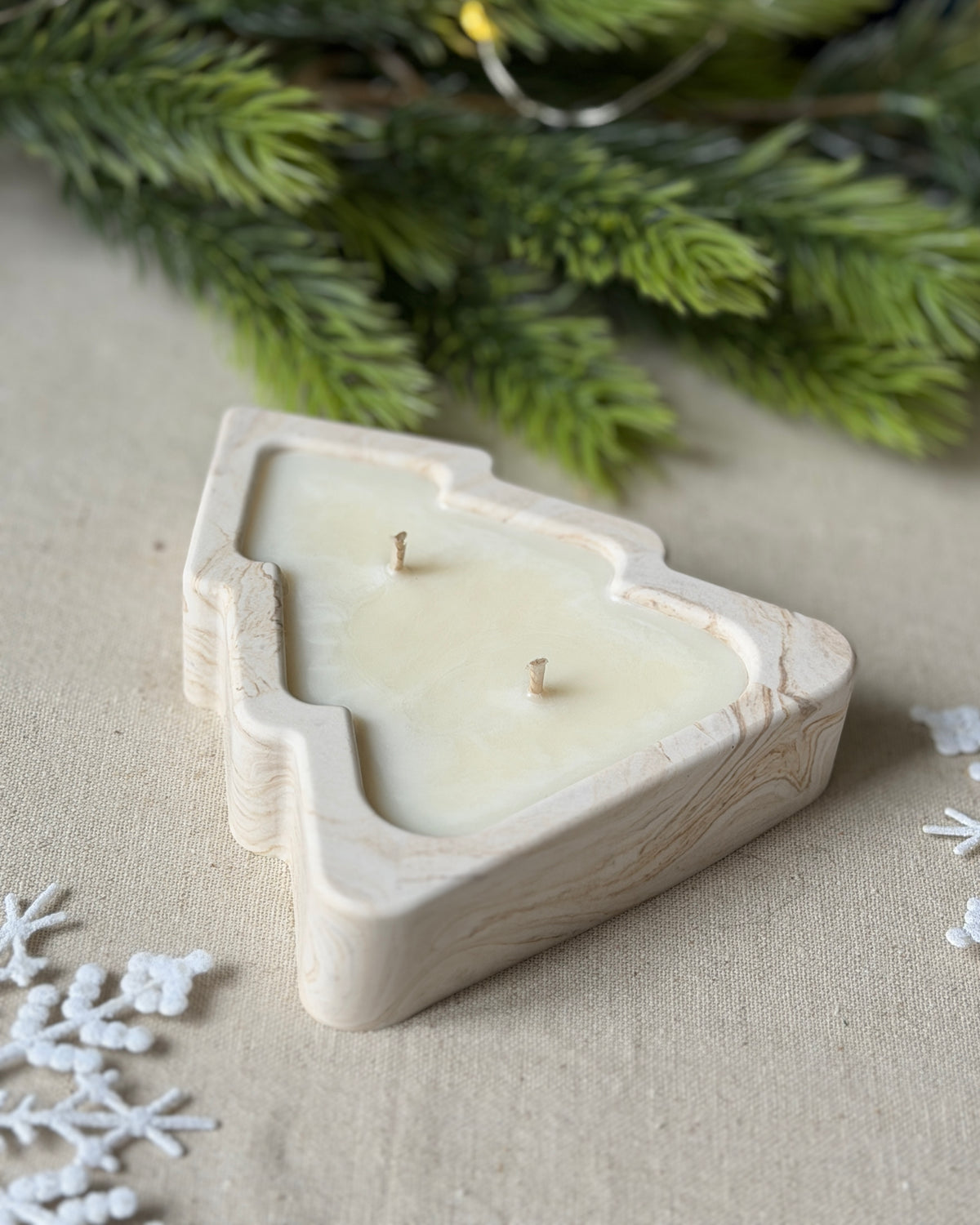 Bougie Sapin en Jesmonite – Parfum au choix
