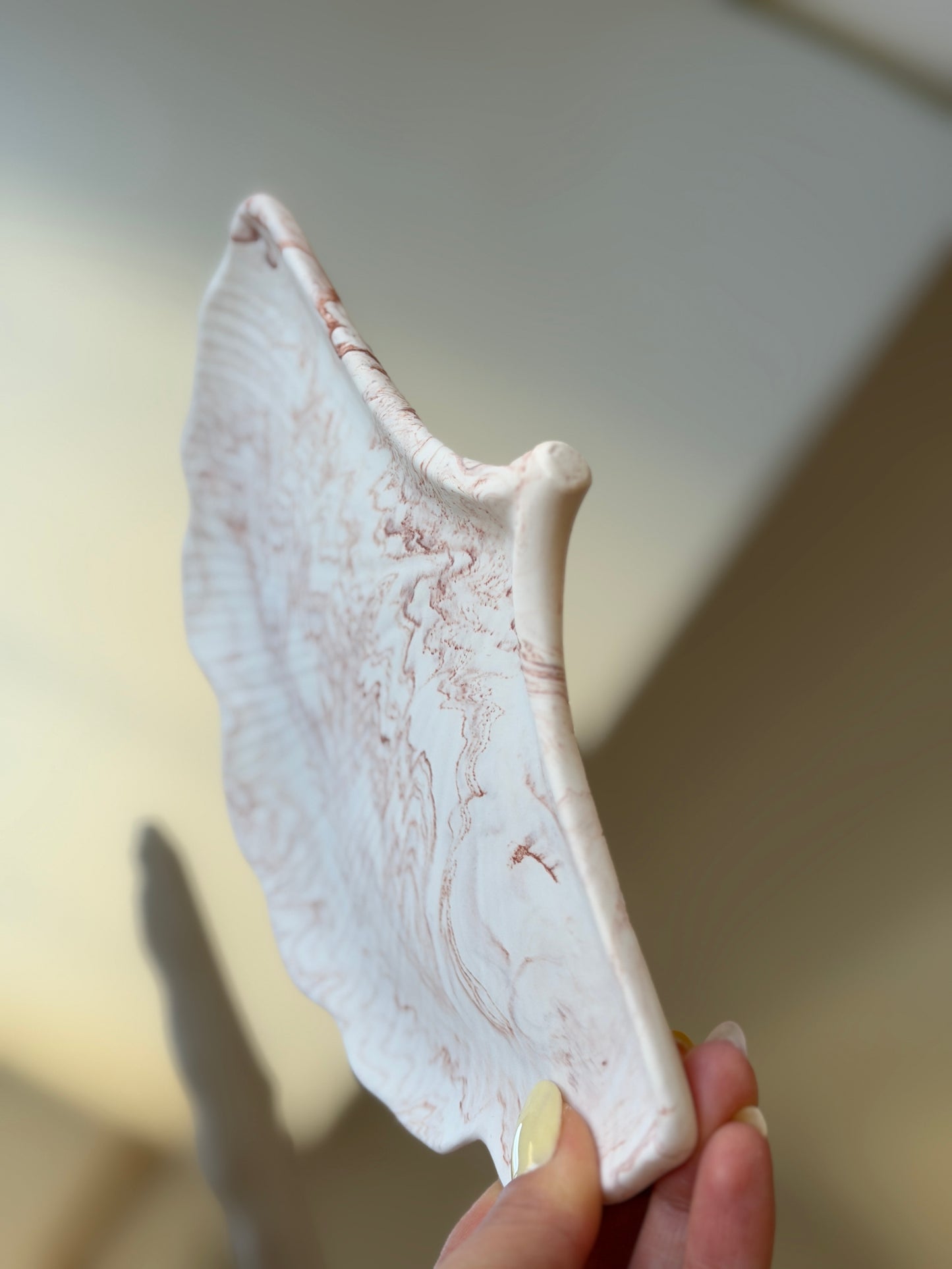 Handmade decorative tray - Maple leaf marble effect