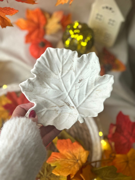 Plateau décoratif fait main - Feuille d'érable effet marbre